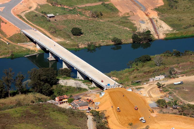 Ponte sobre o Rio Paraíba